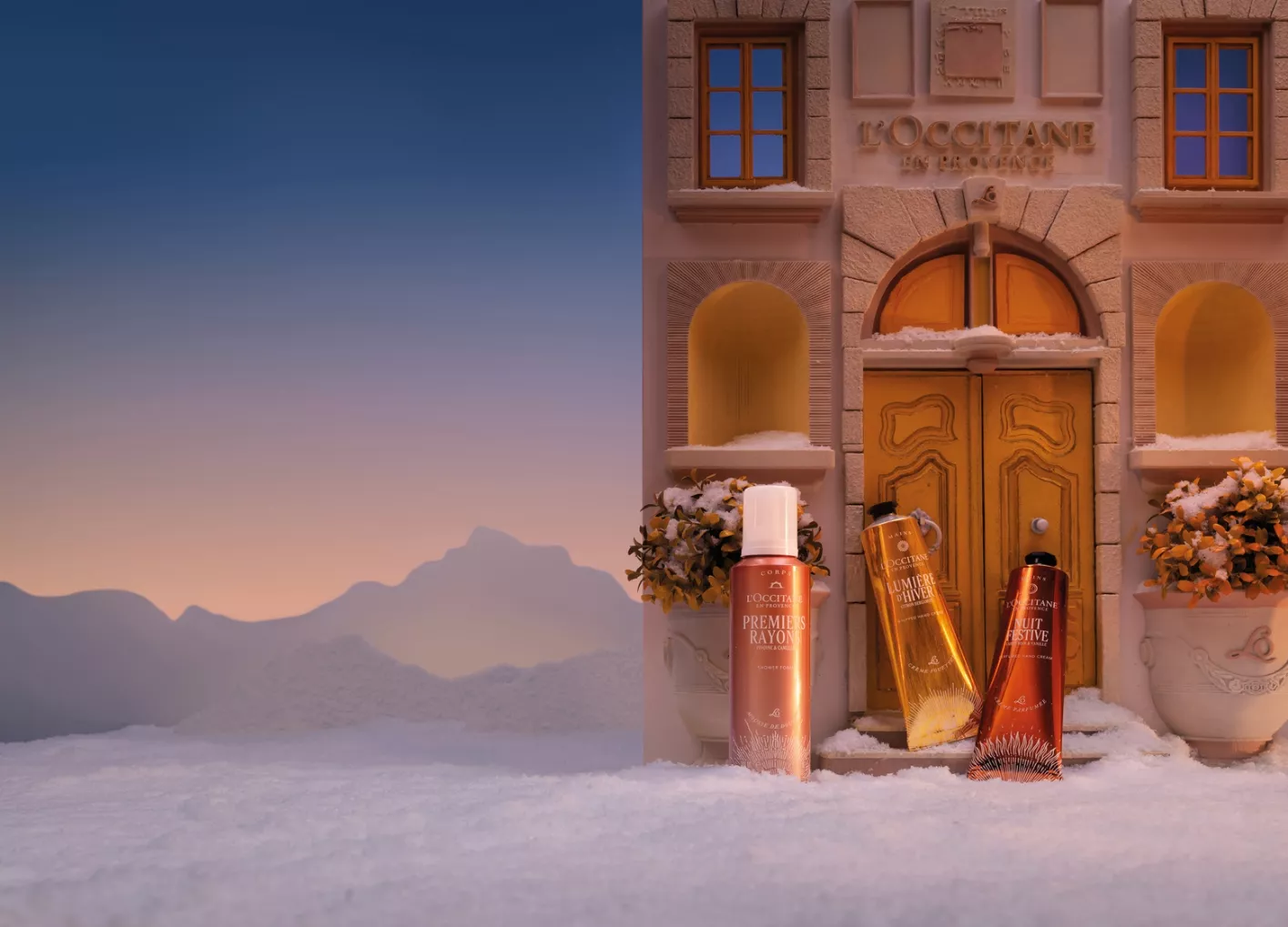 Nuit Festive — façade provençale au crépuscule